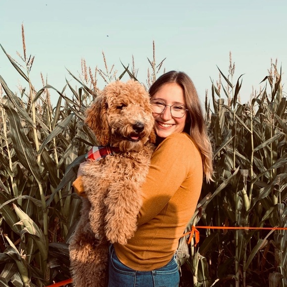 Meet your Posher, Taylor - Picture 1 of 1